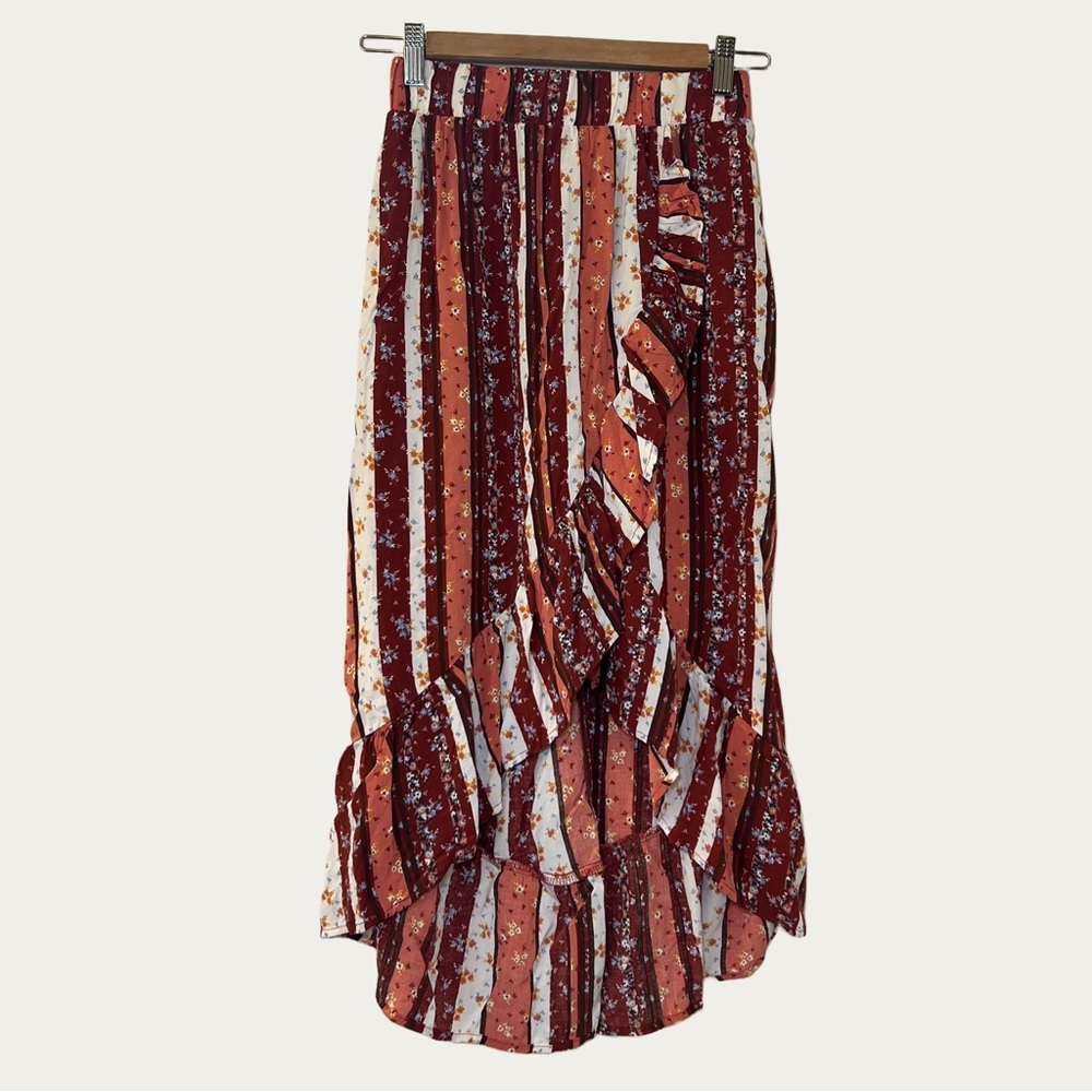 No Boundaries Asymmetrical Skirt in Maroon Tan White Boho Chic Flowy Ruffle XS‎